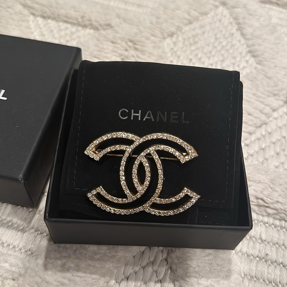 Chanel Brooch - Picture 2 of 4